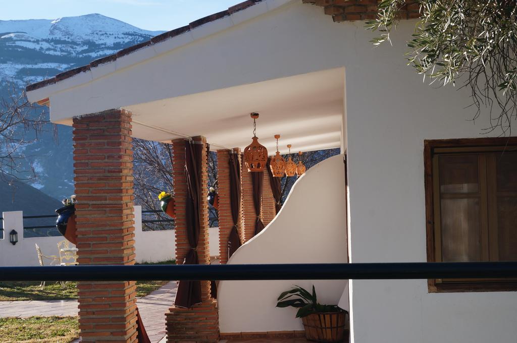 Casa Rural 3. Los Castanuelos Bed and Breakfast Güéjar Sierra Exterior foto